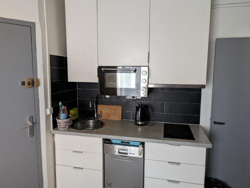 Cocina, Paris Access with Creteil Apartment in Creteil