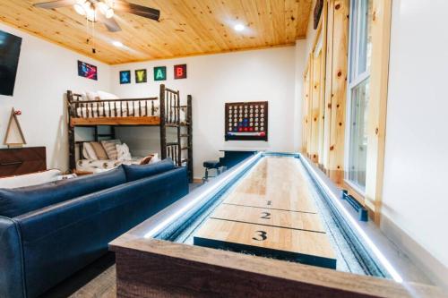 Luxie Bear Retreat in Ellijay, USA