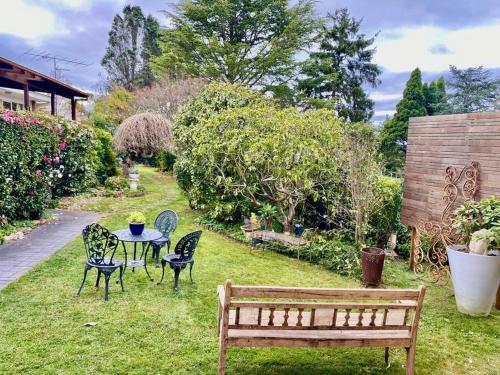 French Boutique Loft Apartment at Chapmans with Breakfast & Pets in Moss Vale