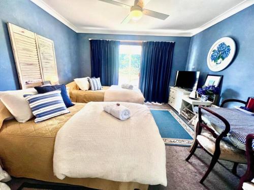 French Boutique Loft Apartment at Chapmans with Breakfast & Pets in Moss Vale