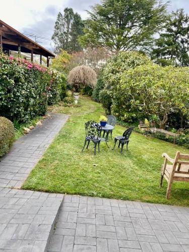 French Boutique Loft Apartment at Chapmans with Breakfast & Pets in Moss Vale