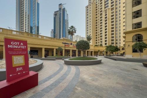 Amazing Seaview Prime Location Upgraded - image 10