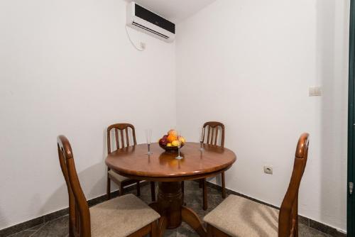 Apartments Kovinic - image 7