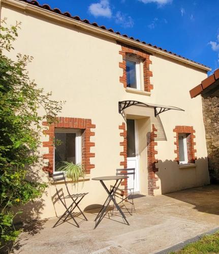 Petite Maison Paisible Puy du Fou gîte à louer Saint-Laurent-sur-Sèvre