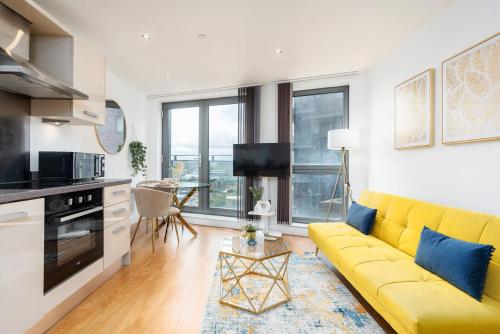 Exclusive Apartment - Free Parking -WiFi Netflix- Juliet Balcony -Fully Equipped for Extended Stays, Leeds