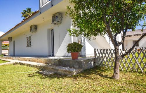 Four-Bedroom Holiday Home room in Beautiful Home In Siracusa