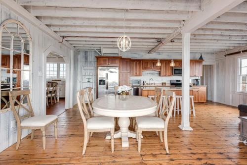 6.5-Acre Oceanfront Estate in Wakefield, USA