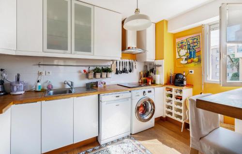 Beautiful Apartment In Marseille, Marseille (photo 8)