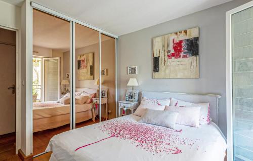 Beautiful Apartment In Marseille, Marseille (photo 9)
