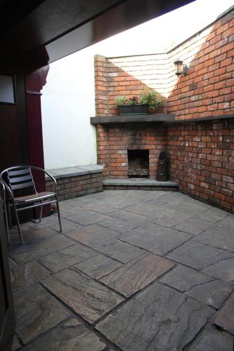 5 Corners Guest Inn - image 4