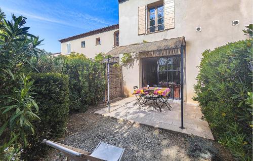Gorgeous Home In Saint-Laurent-De-La-Ca With Wifi