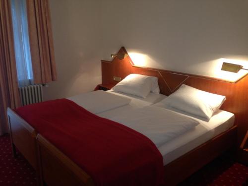 2 twin beds
