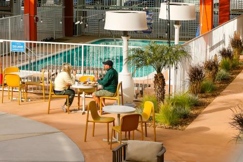 Hotel Del Sol near Golden Gate Bridge