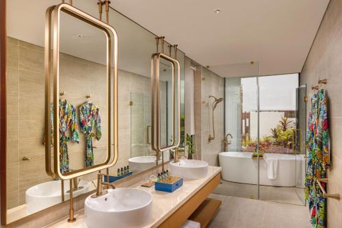 room detail thumbnail 2