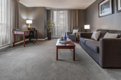 Two-Bedroom Suite with Two Queen Beds image 9