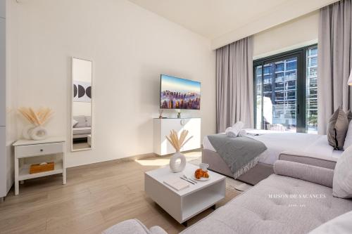 10mins from Dubai Mall Studio with a Large Balcony - image 4