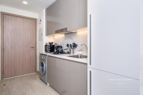 10mins from Dubai Mall Studio with a Large Balcony - image 8