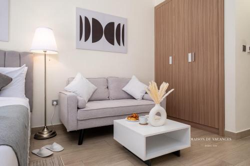 10mins from Dubai Mall Studio with a Large Balcony - main image