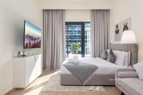 10mins from Dubai Mall Studio with a Large Balcony - image 2