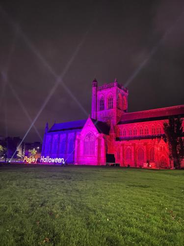 THE PAISLEY PENTHOUSE - ABBEY VIEW