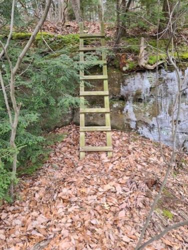 Hocking Hills Cabin-Private Hot Tub, Hiking, Caves in Rockbridge, USA