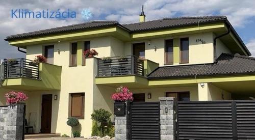 Apartmány ZELENÝ DOM - Accommodation - Podhájska