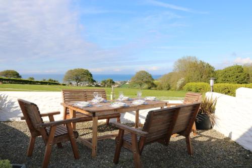 Penlan Coastal Cottages - Driftwood