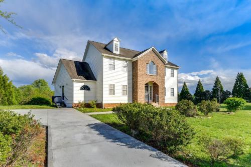 Pet-Friendly Lake Norman Retreat with Deck and Grill