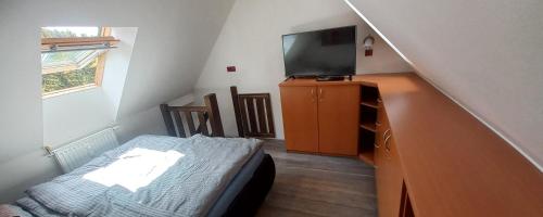H&P Apartmán Rokytno 6 (H&P Apartman Rokytno 6) in روكيتنايس ناد جيزيرو
