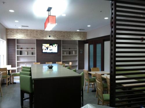 設施, 布倫瑞克I - 95麗怡酒店 (Country Inn & Suites by Radisson, Brunswick I-95, GA) in 布倫瑞克(GA)