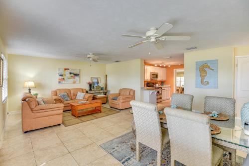 Ormond Beach Bungalow Close to Ocean and Daytona in Ormond Beach, USA
