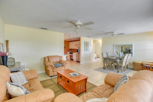 Ormond Beach Bungalow Close to Ocean and Daytona in Ormond Beach, USA