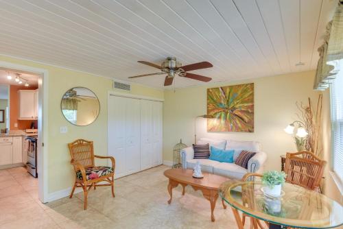 Ormond Beach Bungalow Close to Ocean and Daytona Ormond Beach Bungalow Close to Ocean and Daytona