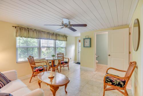 Ormond Beach Bungalow Close to Ocean and Daytona Ormond Beach Bungalow Close to Ocean and Daytona