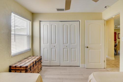 Ormond Beach Bungalow Close to Ocean and Daytona Ormond Beach Bungalow Close to Ocean and Daytona