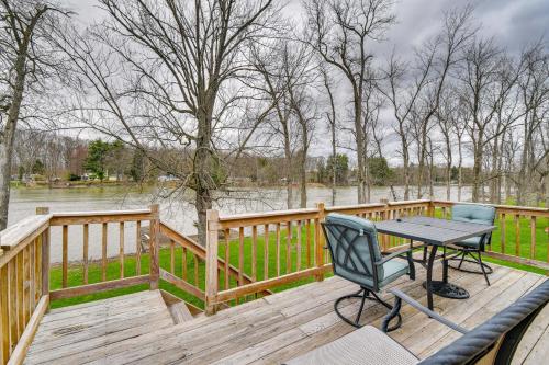 Riverfront Baldwinsville Apartment with Shared Deck!