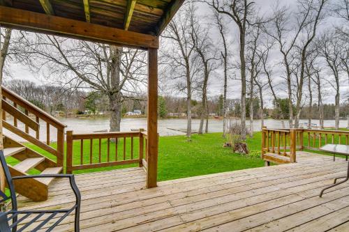 Riverfront Baldwinsville Apartment with Shared Deck!