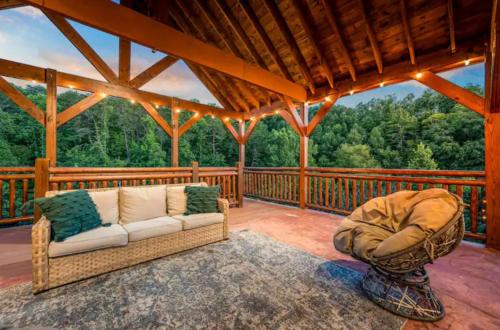 Grace Valley Resort Pool Game Room Sleeps 22 in Sevierville, USA