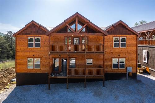 Grace Valley Resort Pool Game Room Sleeps 22 in Sevierville, USA
