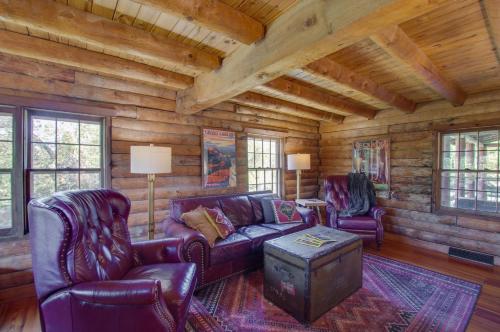 Cozy Log Cabin Getaway with Fire Pit and 3 Acres! in Ruckersville, USA