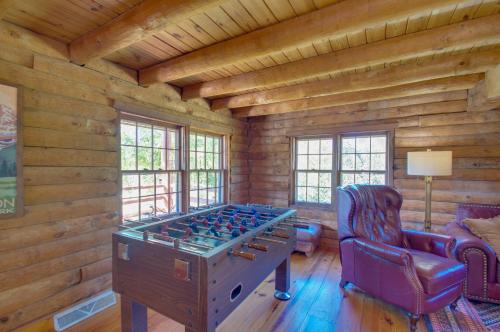 Cozy Log Cabin Getaway with Fire Pit and 3 Acres! in Ruckersville, USA