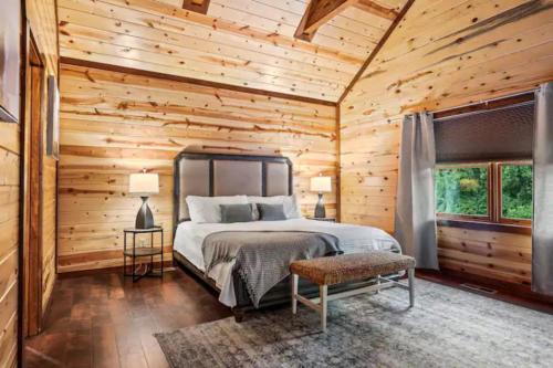 Grace Heaven Stunning Mountain Resort Sleeps 20 in Sevierville, USA