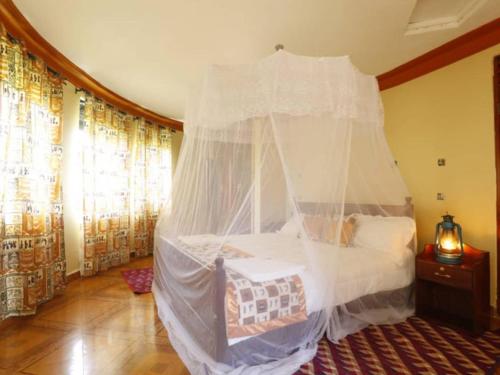 Top of the World Lodges Fort Portal in Kibale