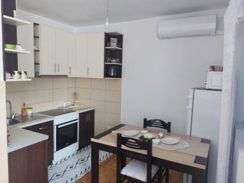 Apartman DUNJA in ปลูชิเน