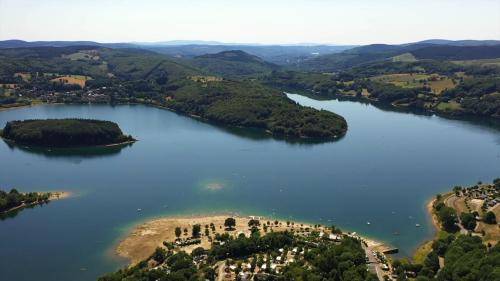 Mobil home au bord du lac in Fraisse-sur-Agout