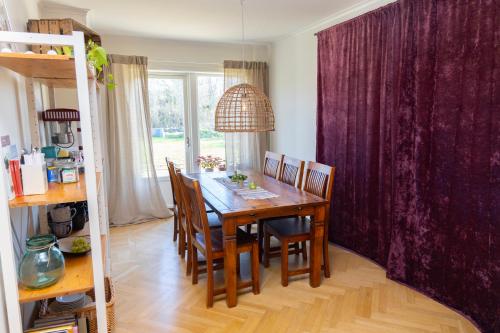 Duveslätt B & B (Duveslatt B & B) in Askloster