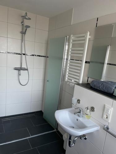 Ferienwohnung mit Fußbodenheizung nahe Messe, gratis Parkplatz und Abstellplatz E - Bike, Hannover (fotografie 3)