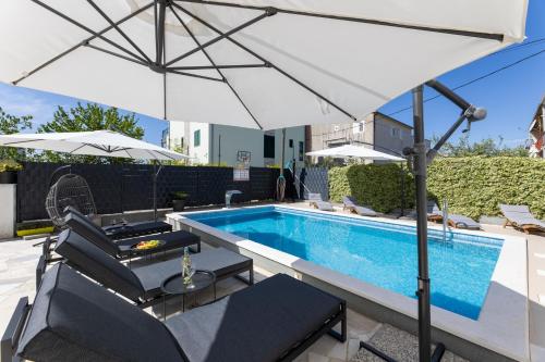 Moderni studio, Kaštela (fotografie 3)