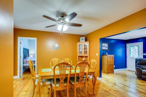Peaceful Perry Home with Patio - Pets Welcome! in Lecompton, USA