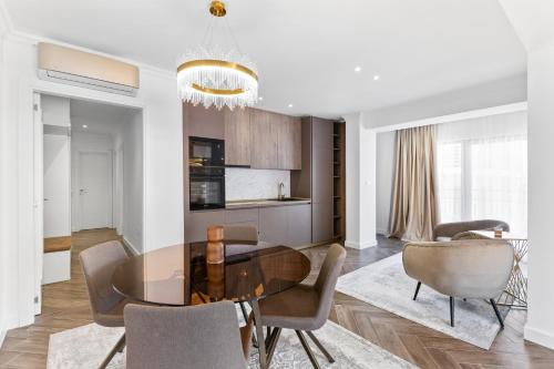 A szálláshely kívülről, Dekaderon Lux Apartments in Mou